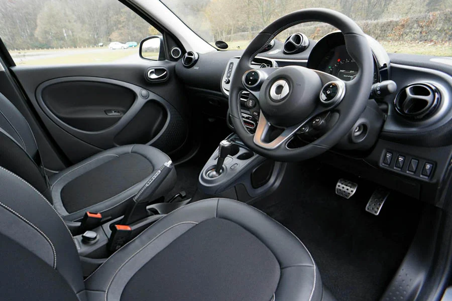 Magnetic car phone mount